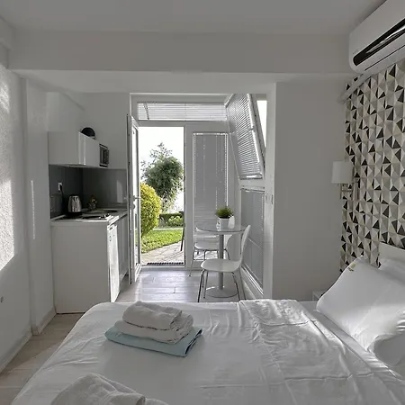 Golden Sunset Apartment