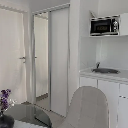 Golden Sunset Apartment