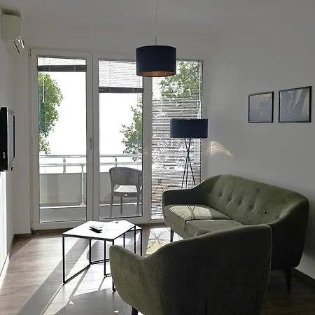 Golden Sunset Apartment *
