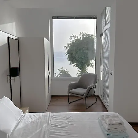 Golden Sunset Apartment *